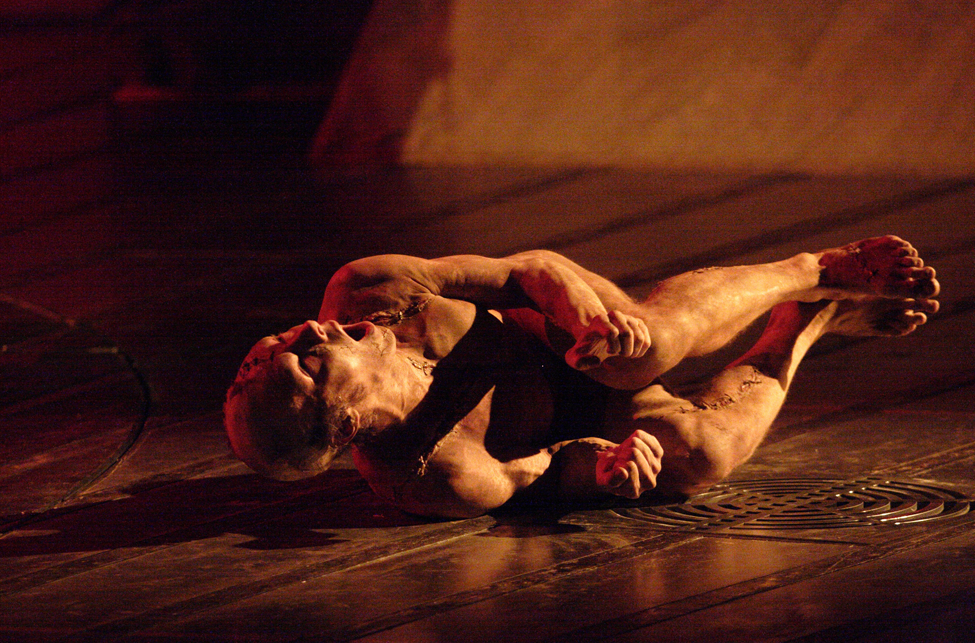 Cumber-crouch. Photo by Catherine Ashmore, and courtesy National Theatre.