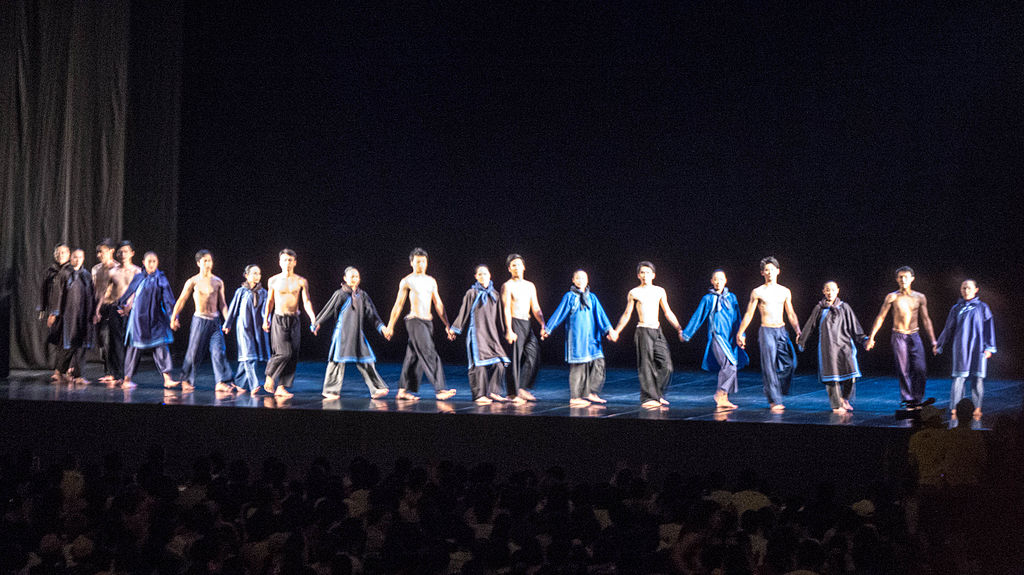 photo of a curtain call